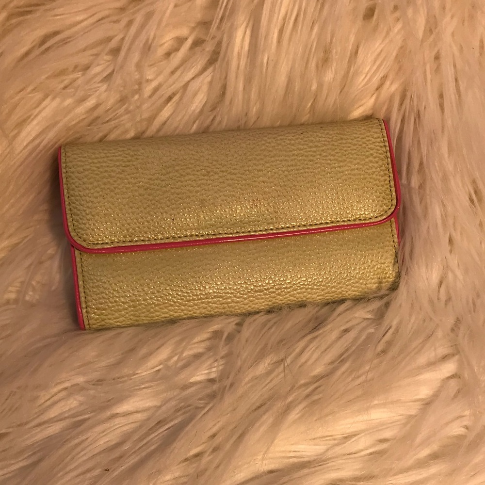 Snap closure wallet